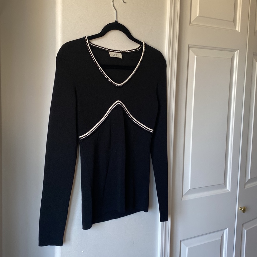 Ann Taylor Loft - Black With White Accent Knit Detailing V-Neck Blouse